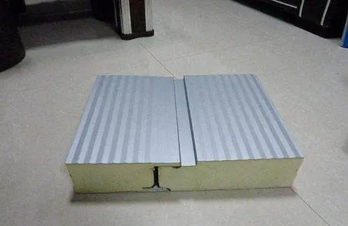 必承建材告訴您關(guān)于聚氨酯封邊巖棉夾芯板的特點(diǎn)及優(yōu)點(diǎn)是什么？